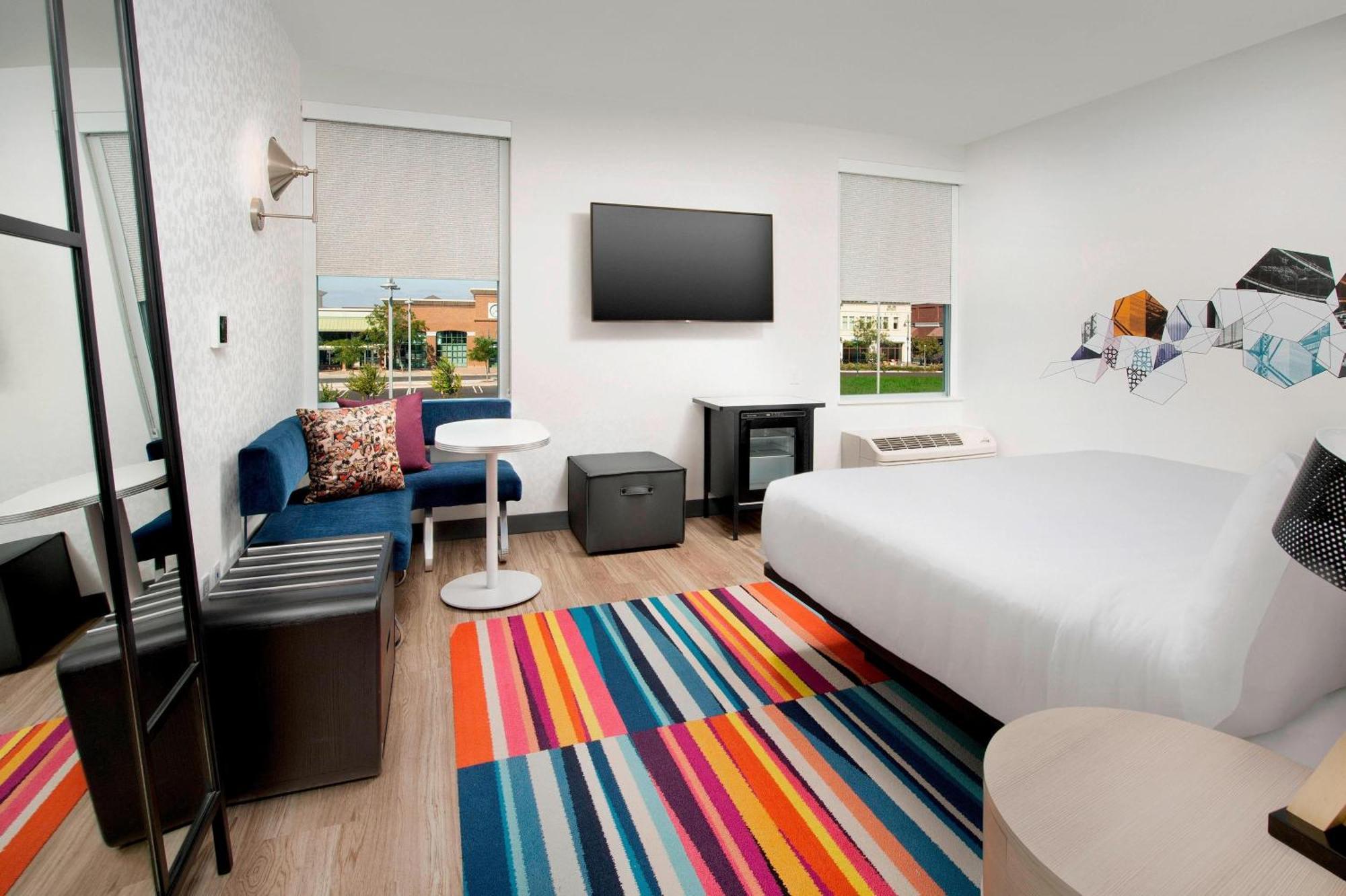 Отель Aloft Indianapolis Downtown Экстерьер фото